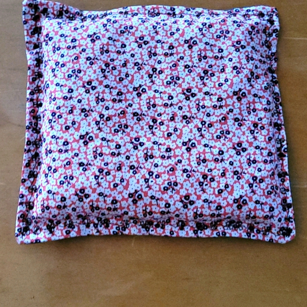 Square Heat Pack with Small Flower Pattern